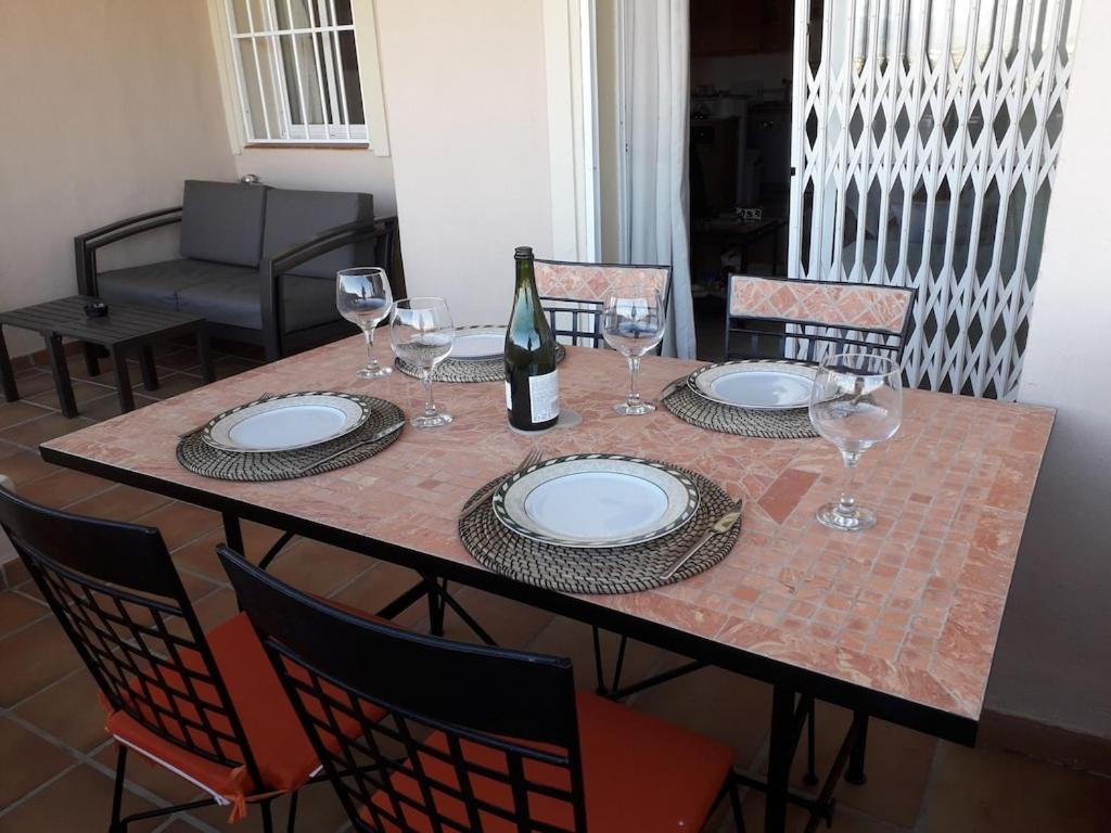 Duquesa Fairways, A Spacious Apartment With Fabulous Views And Facilities Манилва Экстерьер фото