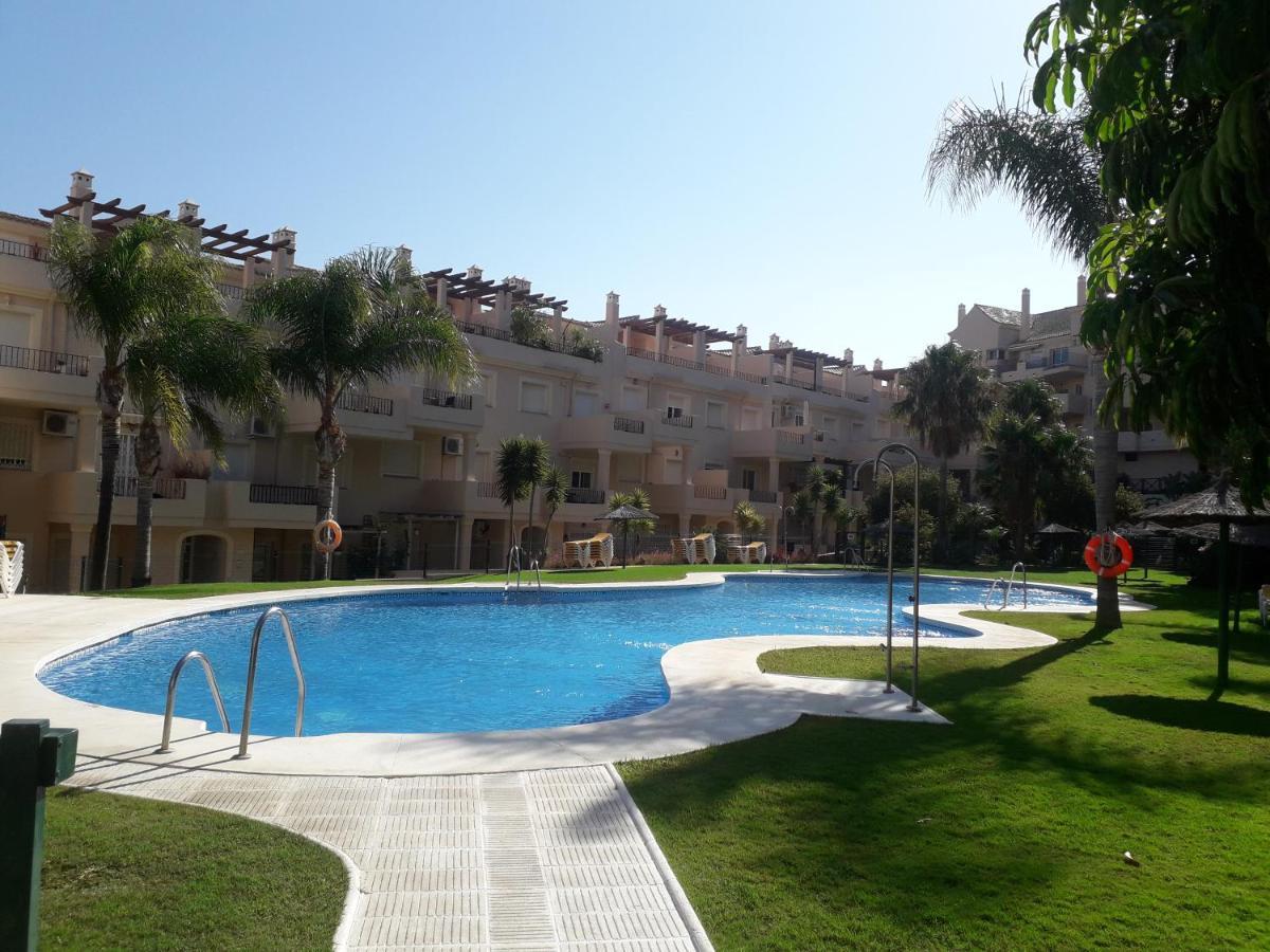 Duquesa Fairways, A Spacious Apartment With Fabulous Views And Facilities Манилва Экстерьер фото