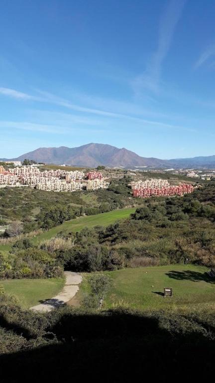 Duquesa Fairways, A Spacious Apartment With Fabulous Views And Facilities Манилва Экстерьер фото