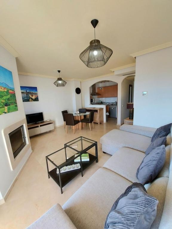 Duquesa Fairways, A Spacious Apartment With Fabulous Views And Facilities Манилва Экстерьер фото